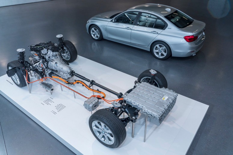 BMW 330e PHEV собирается стать «зеленым» автомобилем года - «Автоновости»