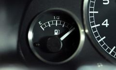 Цены на топливо в Тюмени снизились, а в Нижневартовске держатся на прежнем уровне - «Автоновости»