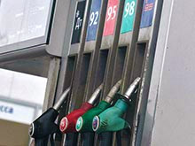 На Сахалине двенадцать автомобилей заглохли на автозаправке "Роснефти" - «Автоновости»