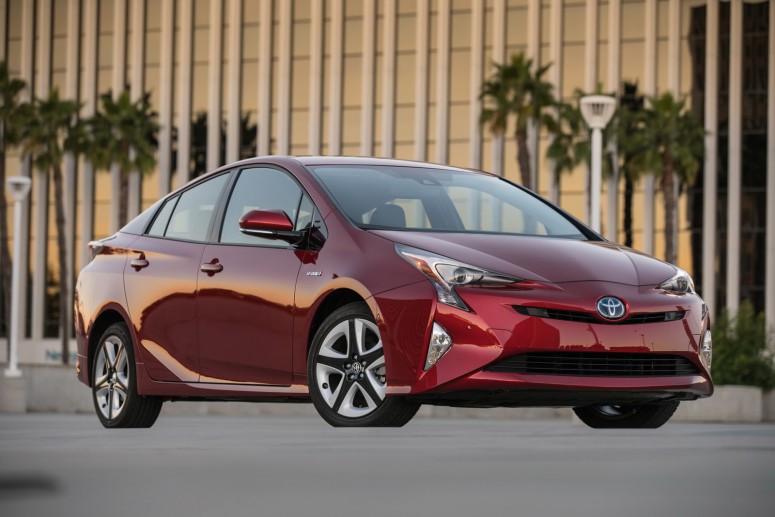 Почему Toyota предлагает в новом Prius 2 варианта батарей - «Автоновости»