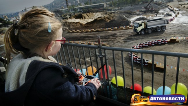 Свежий креатив Volvo Trucks: самосвал под управлением четырехлетней девочки - «Автоновости»