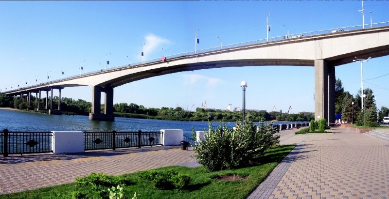 Налоги с 12-тонников пустили на строительство моста  - «Автоновости»