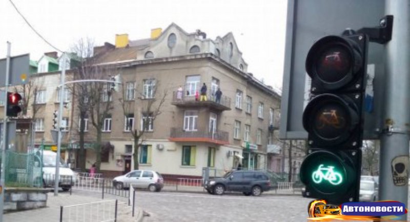 Во Львове установили первый велосипедный светофор - «Автоновости»