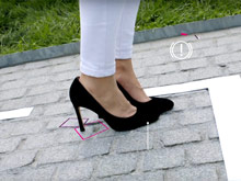 В Peugeot сняли ролик о системах безопасности нового сити-кара на примере туфель (ВИДЕО) - «Автоновости»