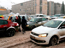 Московских автомобилистов просят в пятницу пересесть на городской транспорт - «Автоновости»