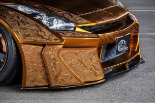 Nissan GT-R одели в гравированный золотом костюм  - «Авто тюнинг»