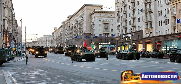 ЦОДД предупредил о пробках из-за репетиции парада - «Автоновости»