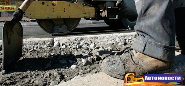 В Москве разлетевшийся при прорыве трубы асфальт повредил 12 автомобилей - «Автоновости»