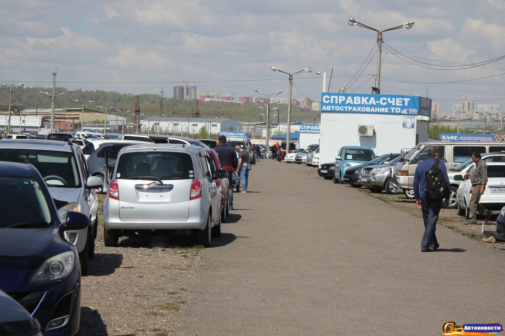 Авторынок красноярск. Автомобильный рынок Пскова. Майорский авторынок. Псков авторынок на инженерной.