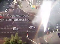 В центре Красноярска на проезжей части забили фонтаны (ВИДЕО) - «Автоновости»