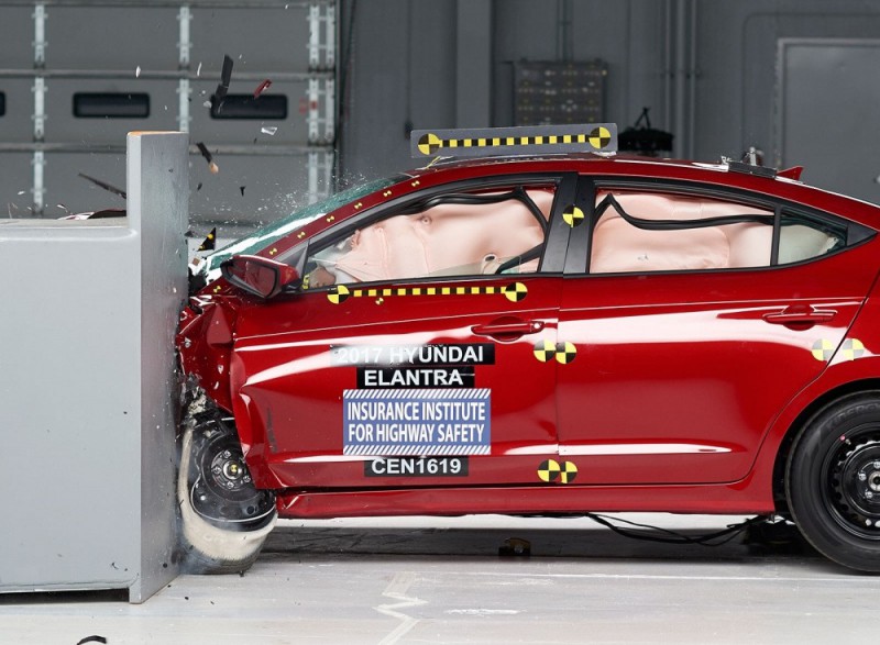 2017 Hyundai Elantra получила высший рейтинг безопасности IIHS [видео] - «Видео»