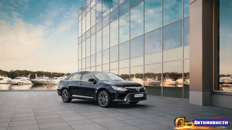 Toyota представила “эксклюзивную” Camry для России - «Автоновости»