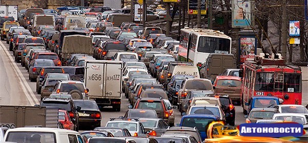 Названы самые популярные занятия автомобилистов в пробке - «Автоновости»