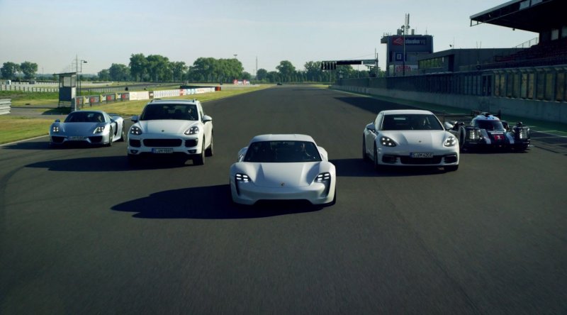 Porsche E-Performance. Boosts driving pleasure. Brakes emissions.  - «видео»