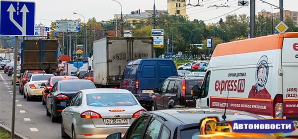 Московских водителей предупредили о многокилометровых пробках перед выходными - «Автоновости»