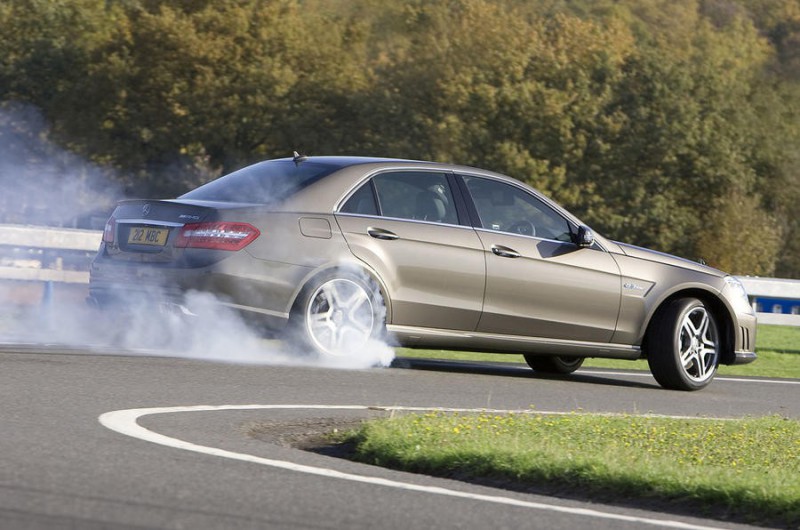 Новый Mercedes-AMG E63 получит полный привод и режим дрифта - «Автоновости»