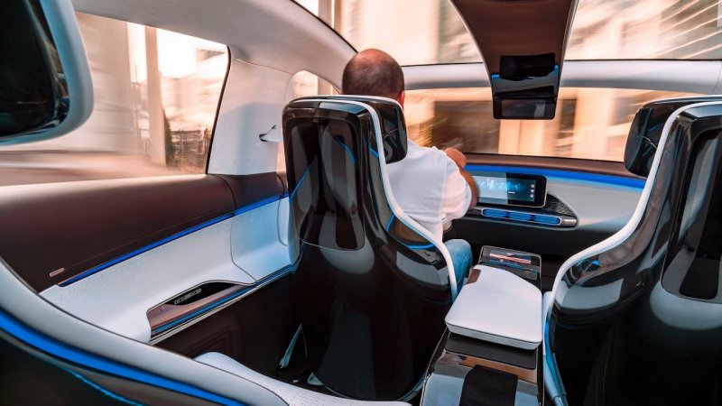 LIVE from Paris Motor Show: EQ Live Talk with Alexander Hilliger von Thile - Mercedes-Benz original  - «видео»