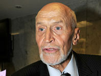 Автомобили водителей старше 75 лет предложили выделять особым знаком - «Автоновости»