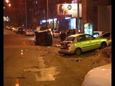 Пьяный водитель кроме своей разбил ещё две машины  - «происшествия видео»