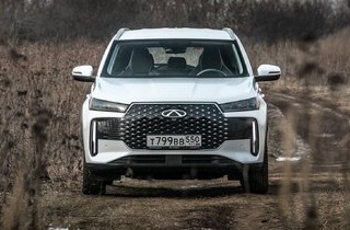Доступнее только Lada: что выбрать — свежий Chery Tiggo 4 или ветеранский Haval Jolion? - «Автоновости»