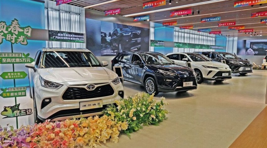 Два имени, один автомобиль: знакомимся с Toyota для китайского рынка - «Автоновости»