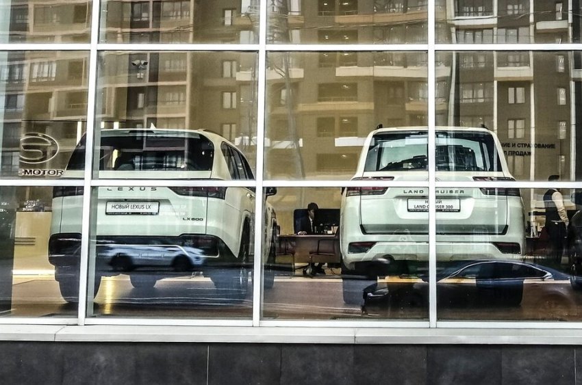 Toyota обошла Tank, Jetour взлетел, АВТОВАЗ потерял. Что происходит на авторынке? Цифры и факты - «Автоновости»