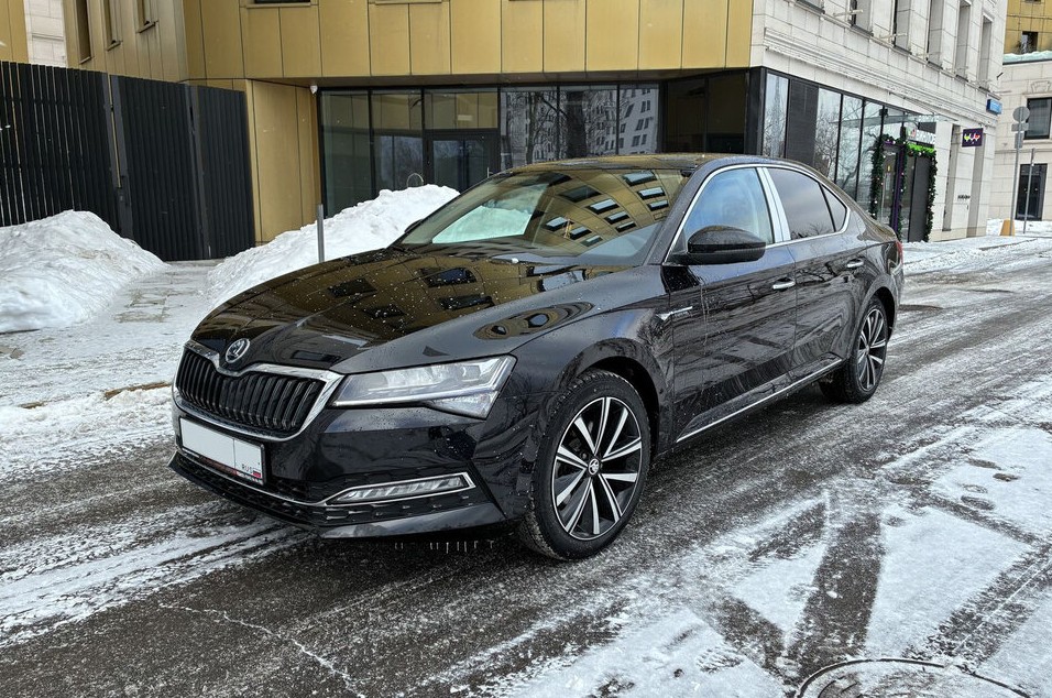 Как сэкономить миллион: все этапы покупки и доставки Skoda Superb из Китая - «Автоновости»